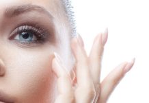 Peelingi chemiczne – nowe protokoły zabiegowe i możliwe powikłania