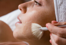 Przegląd kwasów w terapiach skór problematycznych