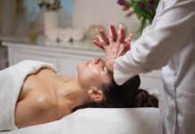 Terapeuta manualny twarzy – nowy zawód w branży beauty