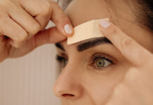 Kinesiotaping twarzy. Zastosowanie w praktyce manualnej i kosmetologicznej