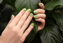 Pałeczka ropy błękitnej – charakterystyka, występowanie i mechanizm bakteryjnego zakażenia płytki paznokciowej